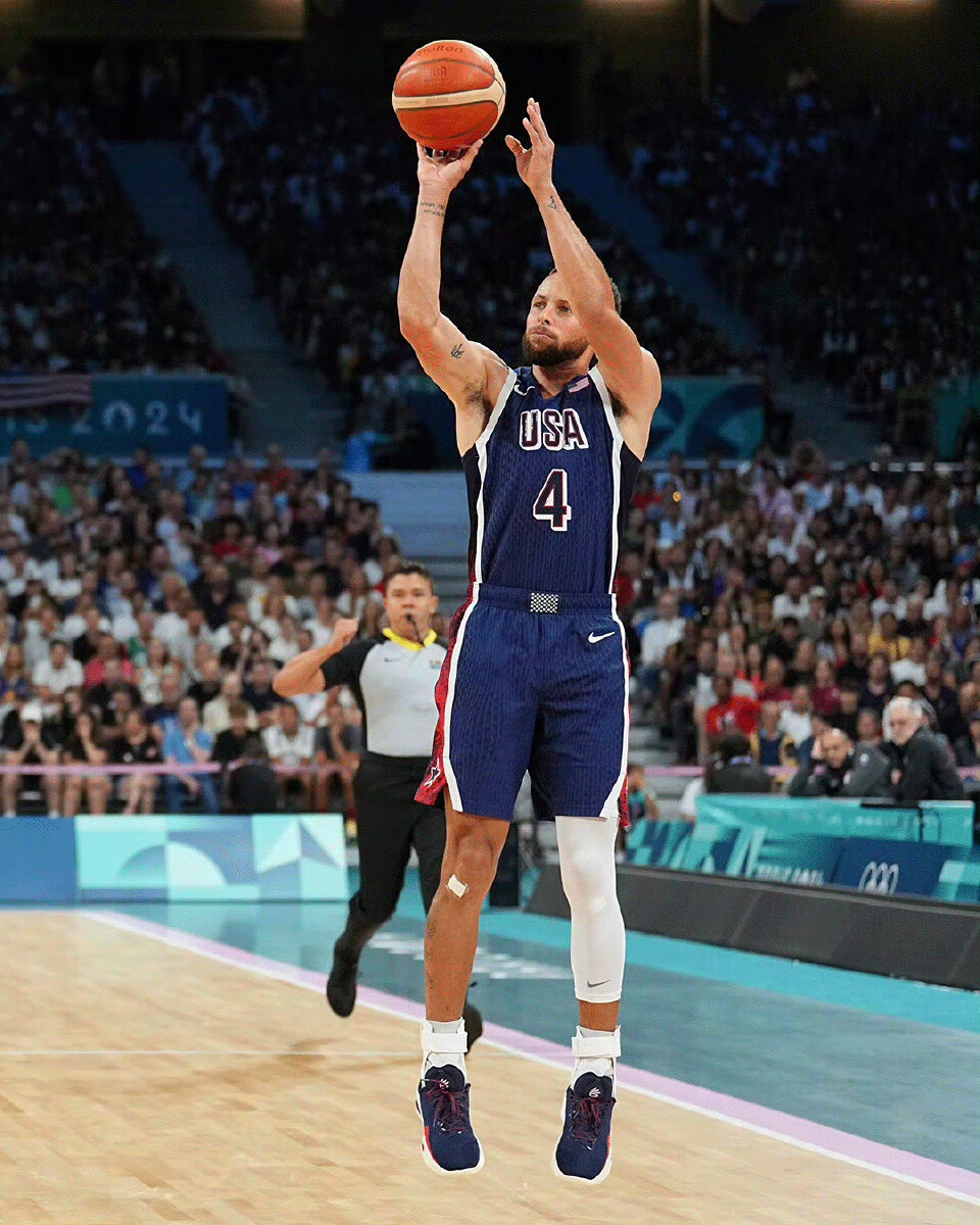 詹姆斯位列 詹姆斯位列